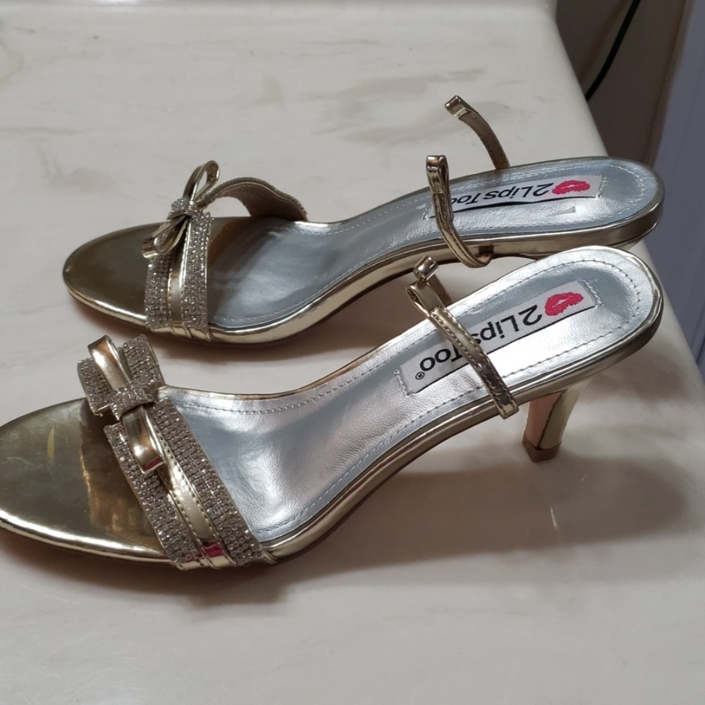 Lovely New Gold /Silver Dress Sandal
